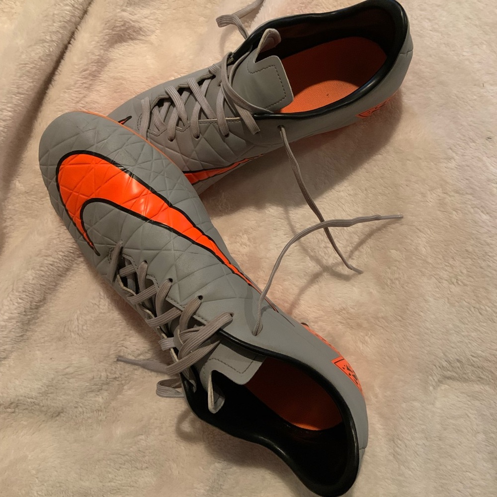 Nike Hypervenom Phinish FG gray and orange cleats